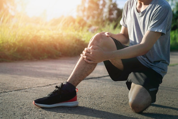 Uraz kolana spowodowany ćwiczeniami podczas biegania