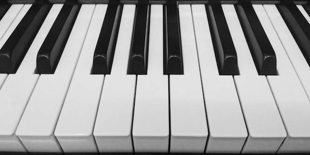 Zdjęcie uroczysty fortepianowej klawiatury tła zakończenie up