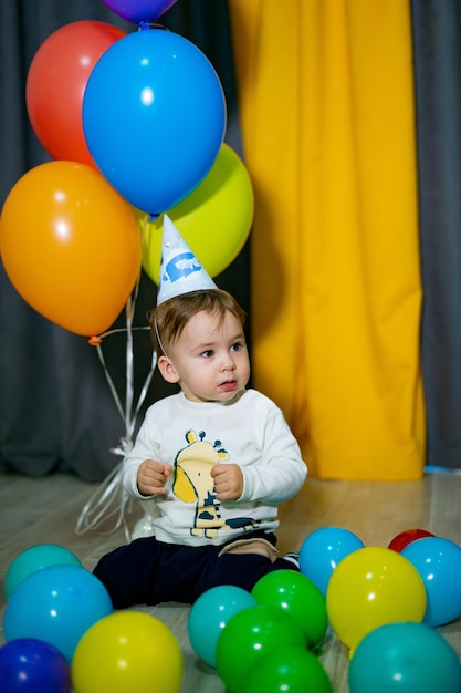 Urodziny dziecka 1 rok Wszystkiego najlepszego z okazji baby boy z bukietem balonów Urodziny chłopca