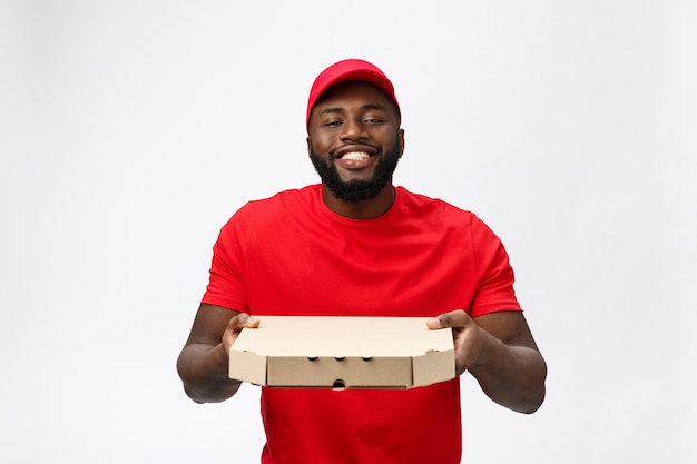 Usługa dostawy - portret przystojny mężczyzna dostawy African American Pizza.