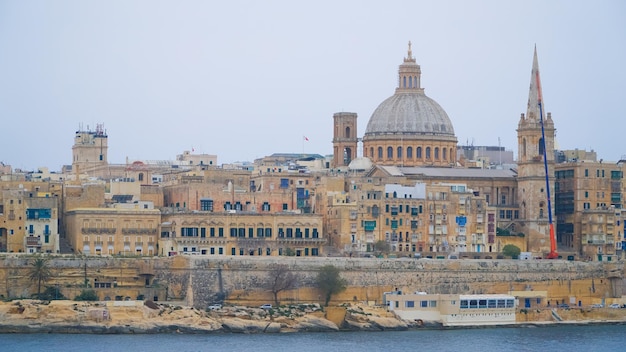 VALLETTA MALTA Widok na Vallettę Valletta Włoskie słowo oznaczające dolinę to stolica Malty