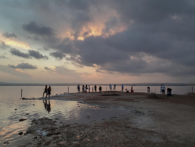 Vega Baja del Segura Torrevieja Paisajes y reflejos de siluetas en las salinas al atardecer