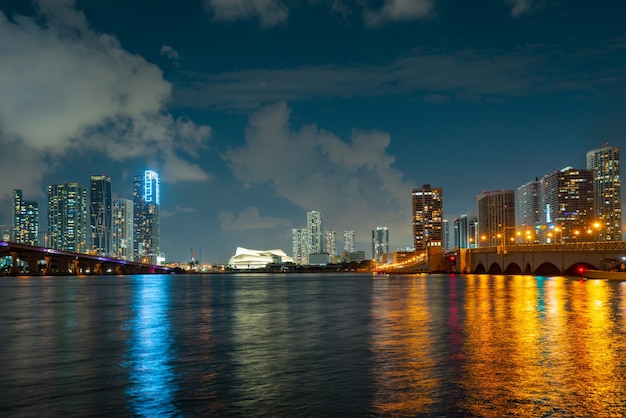 Venetian Causeway, Wyspy Weneckie, Biscayne Bay, Miami, Floryda.