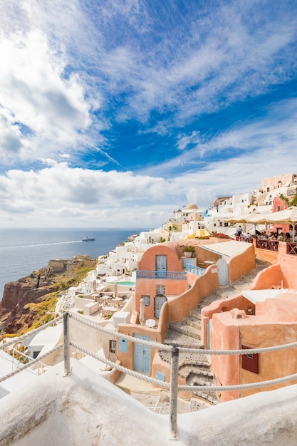 Vintage biała architektura na wyspie Santorini, Grecja. Widok na morze romantyczny krajobraz podróży. Oja