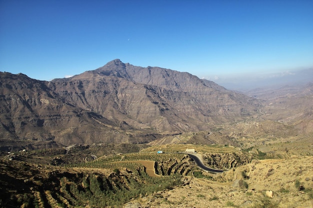 Wadi Sara w górach Jemen