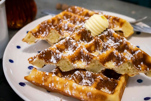 Zdjęcie wafle z cukrem na glazurze z bliska