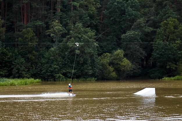 Wakeboard Cable wakeboarding to ekstremalny sport wodny Aktywny styl życia