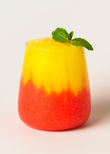 Warstwowe Smoothie Z Mango I Truskawki