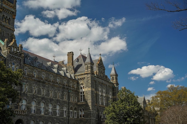 Waszyngtoński uniwersytet georgetown w słoneczny dzień