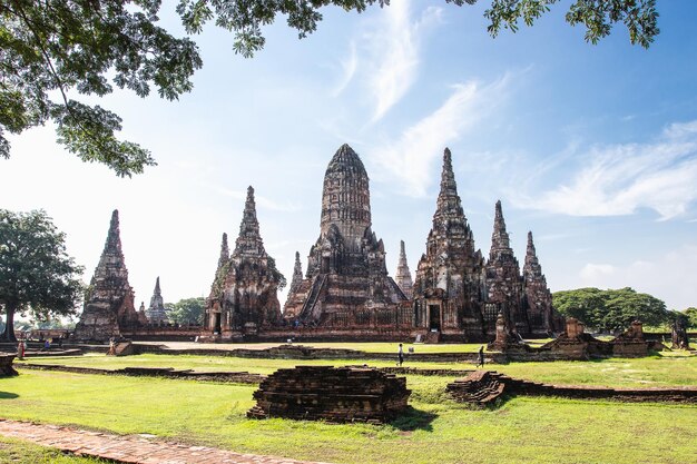 Wat Chaiwatthanaram To jedna z najbardziej imponujących świątyń w Ayutthaya