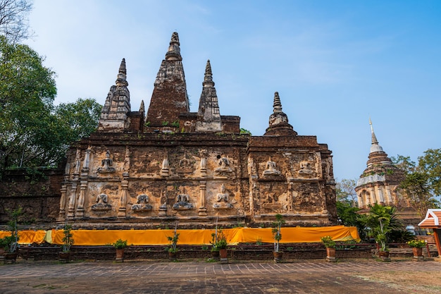 Wat Chet Yot Lub Wat Photharam Maha Wihan, Siedem Pagodowa świątynia Jest Główną Atrakcją Turystyczną W Chiang Mai, Thailand.with Wieczorem, świątynia W Chiang Mai.