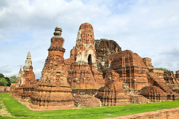 Wat Mahathat w Ayutthaya Dziejowym parku, Tajlandia.