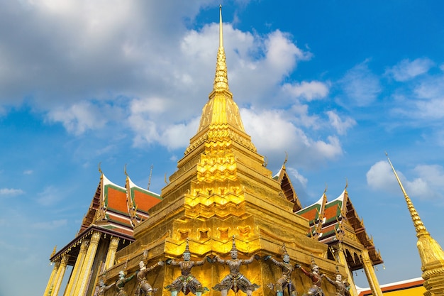 Wat Phra Kaew (Świątynia Szmaragdowego Buddy) w Bangkoku, Tajlandia