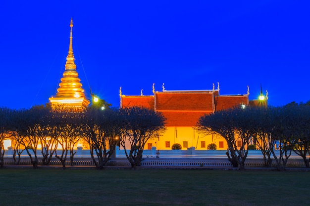 Wat Phra That Chang Kham W Czasie Zmierzchu, Prowincja Nan, Tajlandia