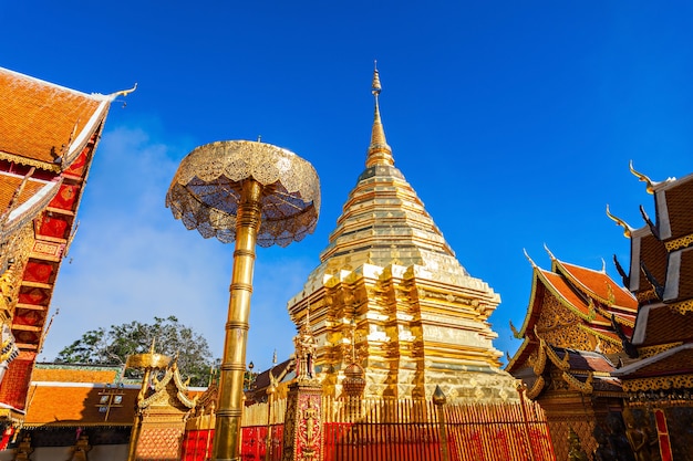 Wat Phra That Doi Suthep To Buddyjska świątynia Theravada W Pobliżu Chiang Mai W Tajlandii