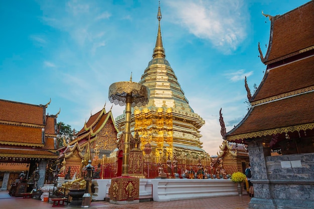 Wat Phra That Doi Suthep to buddyjska świątynia Theravada