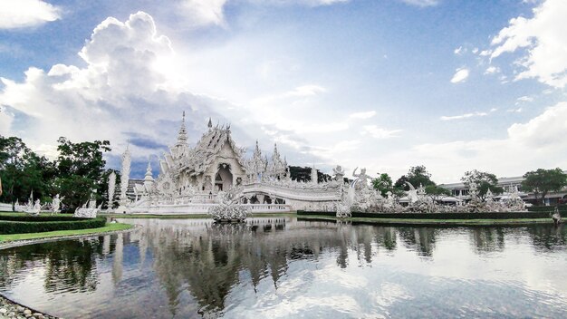 Wat Rong Khun, Chiangrai, Tajlandia