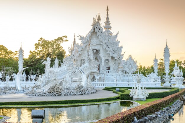 Wat Rong Khun, Chiangrai, Tajlandia