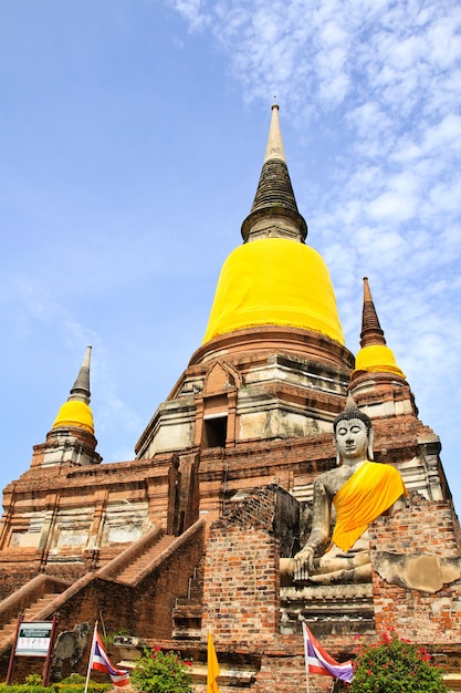 Wat Yai Chai Mongkol przy Ayutthaya, Tajlandia.