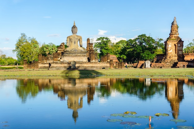 Wata Mahathat świątynia w dzielnicie Sukhothai Dziejowy park, Tajlandia