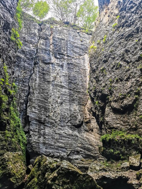 Wąwóz Stone Bowl unikalny rezerwat przyrody Wąwóz w górach krajobraz natura w Dagestanie w Rosji