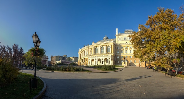 Wczesna Jesień W Nadmorskim Bulwarze W Odessie Na Ukrainie