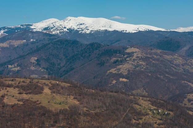 Wczesną wiosną Karpaty