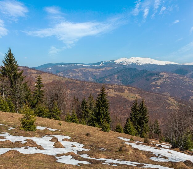 Wczesną wiosną Karpaty