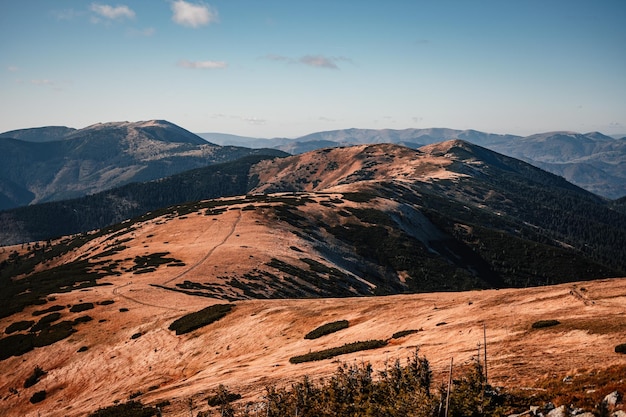 Wędrówka Chabenec od wsi Magurka do chaty durkovej bardzo popularny cel wędrówek w Parku Narodowym Niskie Tatry Słowacja przyroda Region Liptov Zimowy zamarznięty krajobraz