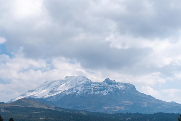 Wędrówka na szczyt Iztaccihuatl w Parque Nacional IztaccihuatlPopocatepetl Meksyk