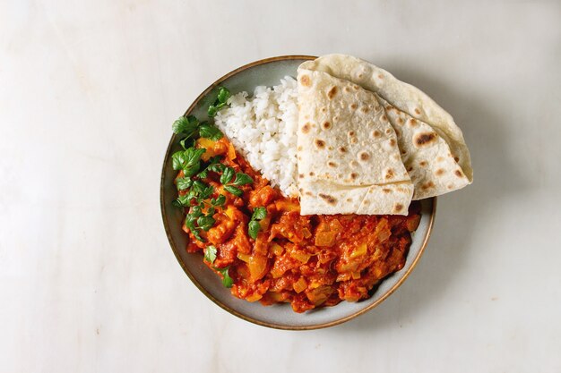 Wegańskie curry z owocami jackfruit