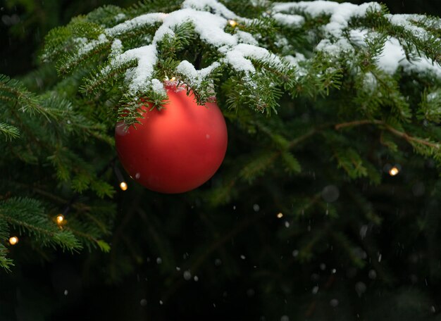 Wesołych Świąt i Szczęśliwych Święt ramka kartka powitawkowa baner Nowy rok noel czerwona piłka bożonarodzeniowa i