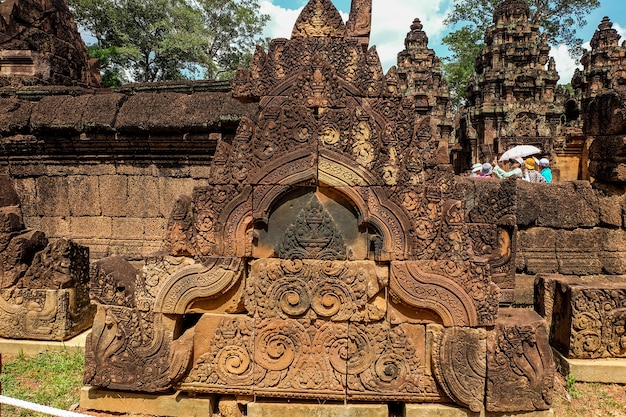 Wewnątrz świątyni Banteay Srei