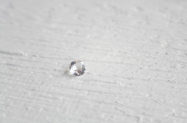 White Crystal Stone makro fioletowe szorstkie przezroczyste kryształy kwarcu