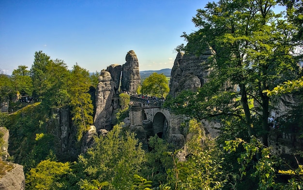 Whr światowej sławy Bastei-Bridge w Saksonii w Szwajcarii, w Niemczech