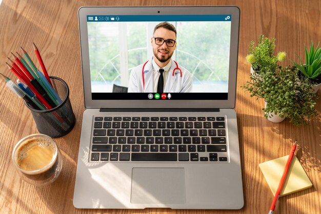 Wideorozmowa lekarza online za pomocą nowoczesnej aplikacji telemedycznej