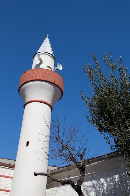 Widoczny minaret meczetów osmańskich
