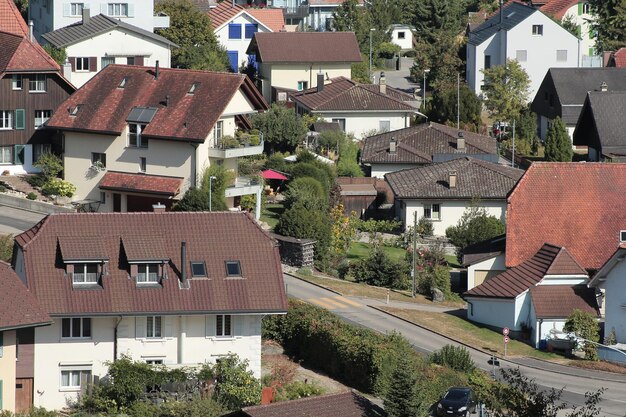 Zdjęcie widok budynków w mieście pod wysokim kątem