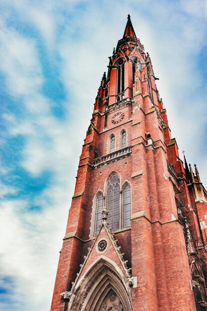 Zdjęcie widok budynku pod niskim kątem