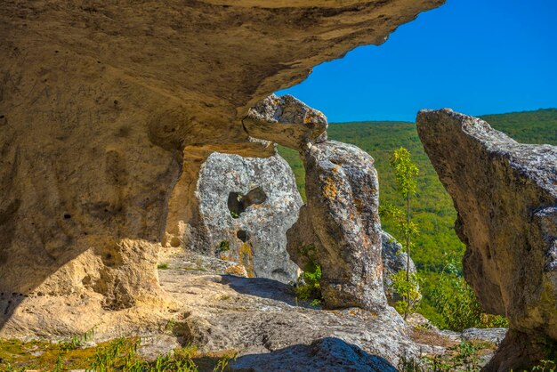 Zdjęcie widok formacji skalnych