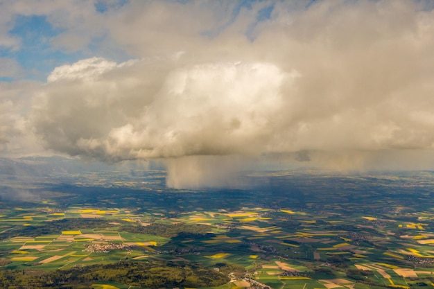 Widok krajobrazu na tle nieba