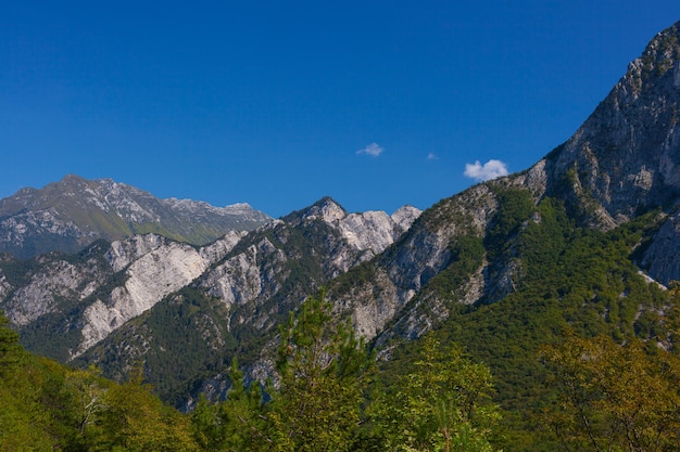 Widok na Alpy Julijskie z doliny św. Agnieszki