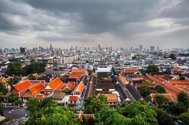 Widok na Bangkok ze świątyni Złotej Góry
