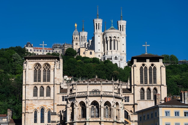 Widok Na Bazylikę Notre Dame De Fourviere I Katedrę Saint-jean