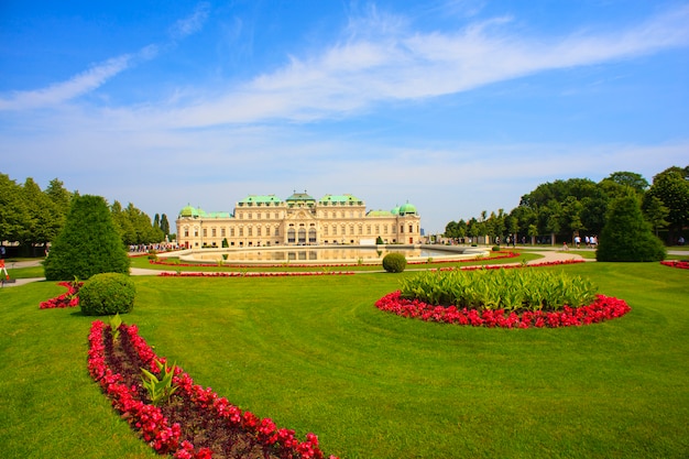 Widok na Belvedere, zabytkowy kompleks budynków w Wiedniu, Austria