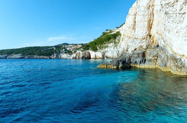 Widok na błękitne jaskinie z łodzi Zakynthos, Grecja, Cape Skinari