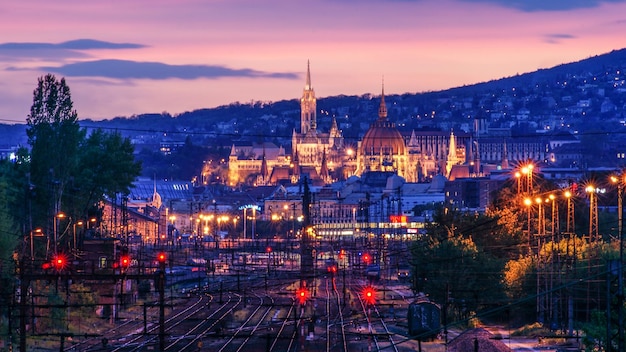 Widok na Budapeszt przy zachodzie słońca