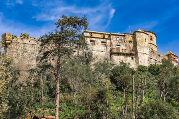 Widok na Castello Brown w Portofino, Włochy