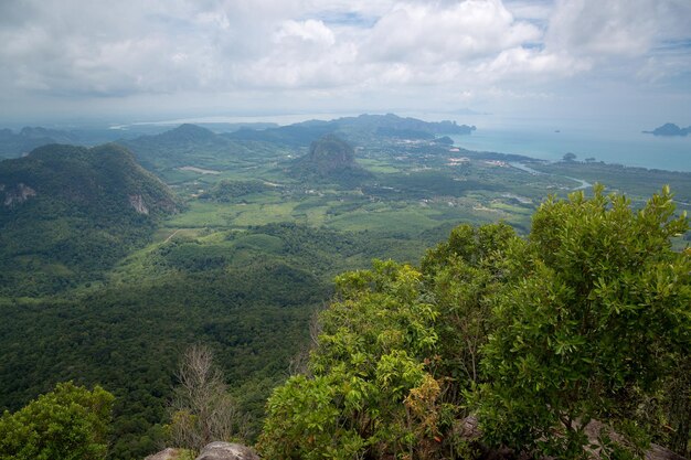 Widok Na Dolinę Oraz Wyspy I Góry Morza Andamańskiego Z Punktu Widokowego Krabi Tajlandia