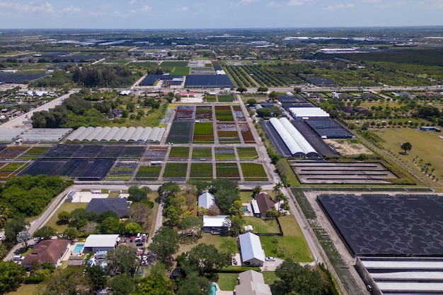 Widok na farmę roślinną